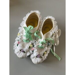 Vintage 1980’s Butterflies Canvas Shoes Decorated w/ Lace Flowers Girls Size 11